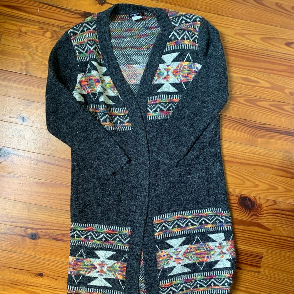 Grey and white shall, with multicolored pattern